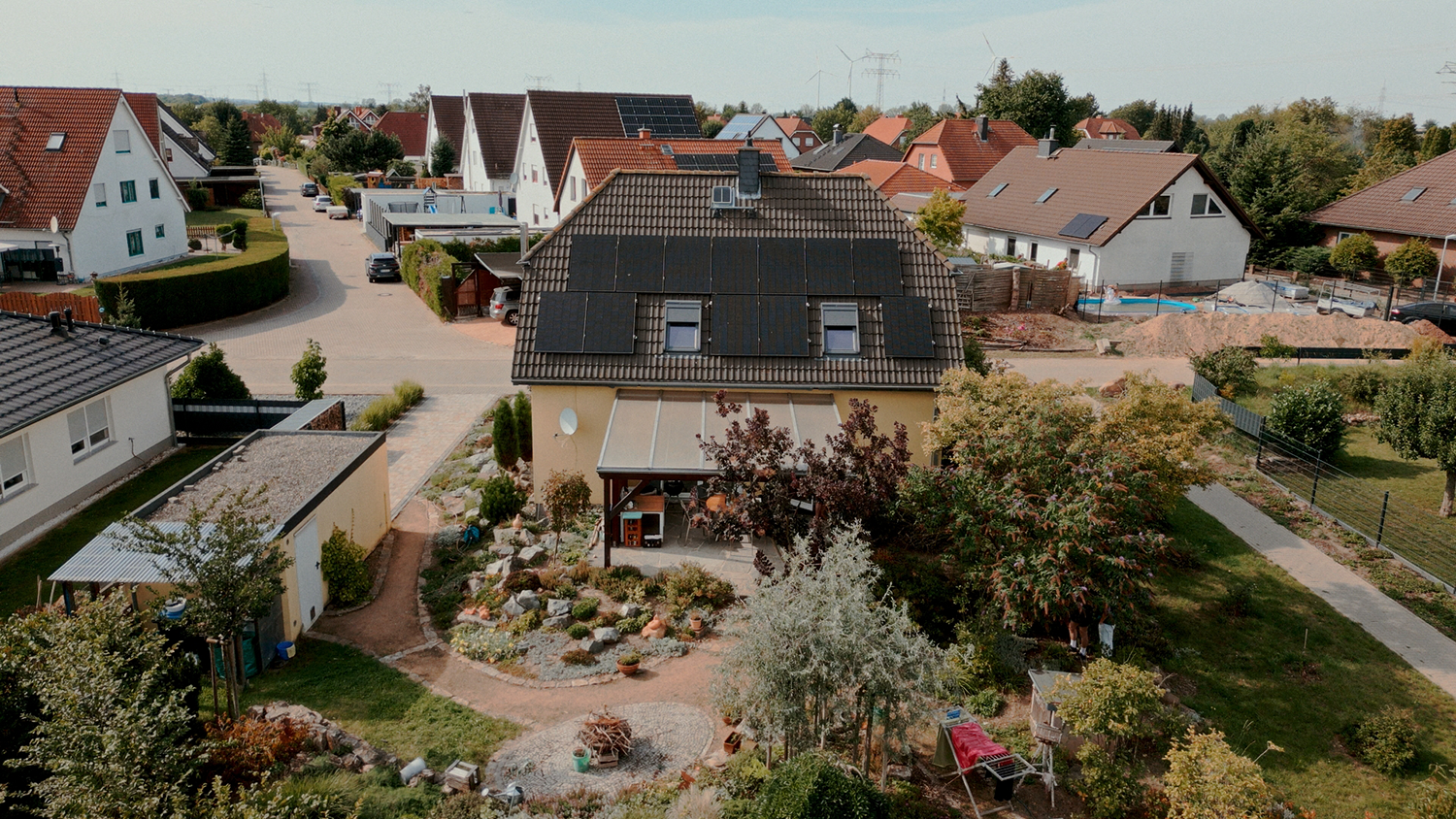 Wohnhaus von Martina N. mit installierter Photovoltaikanlage in Wellen
